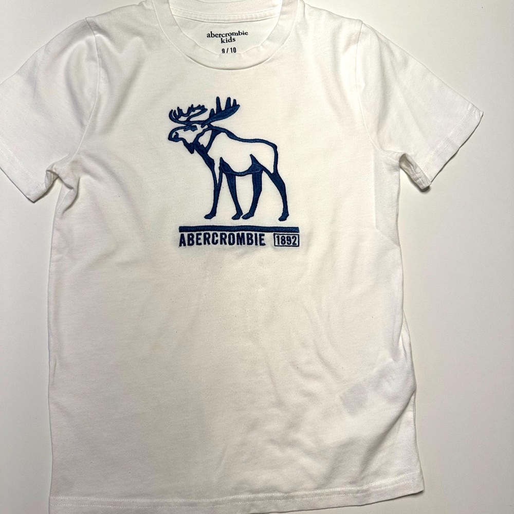 Abercrombie kids white boys big logo t-shirt 9/10